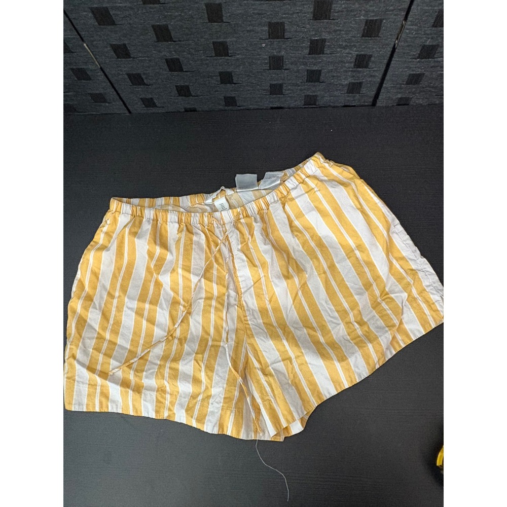 H&M women's short shorts size medium yellow white
